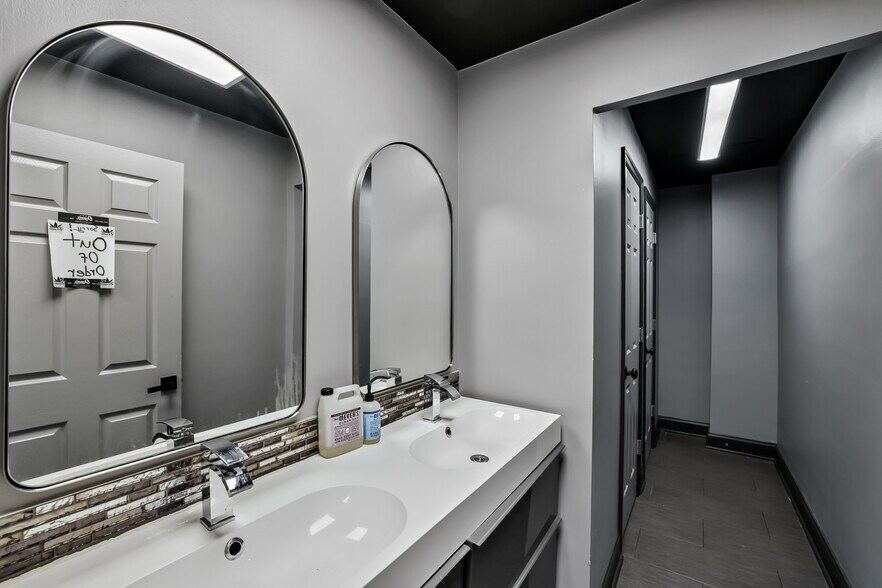 More Photos Of 721 D St SE, Washington Storefront Retail Office For Lease