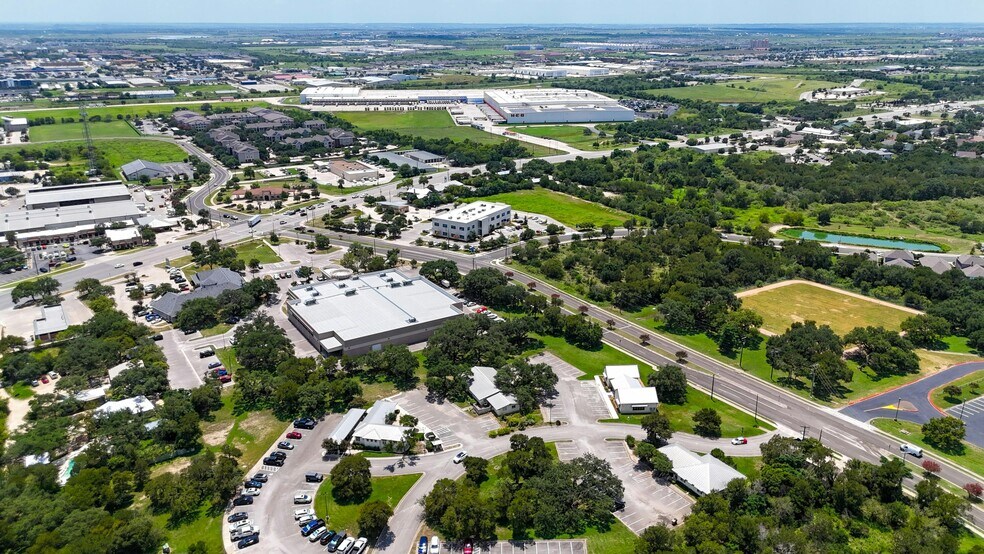 More Photos Of 310 Stagecoach Trl, San Marcos Medical For Lease