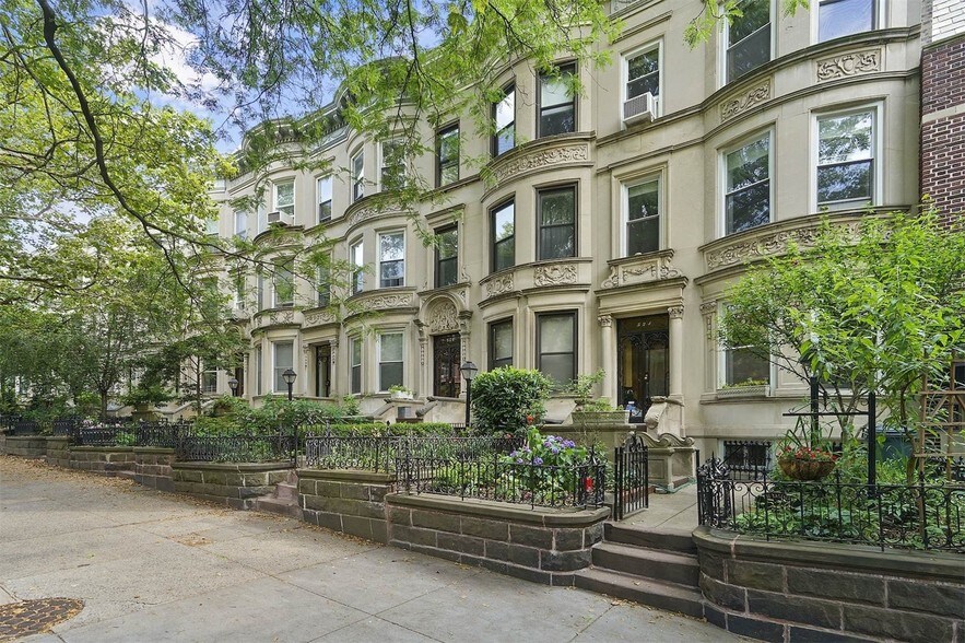 More Photos Of 524 3rd St, Brooklyn Coworking Space