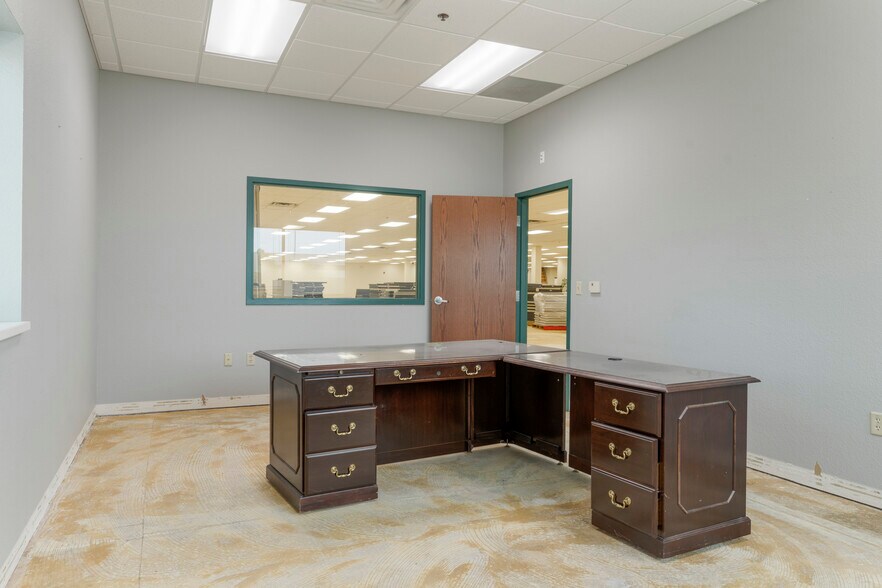 More Photos Of 3101 Technology Dr, Edmond Light Distribution For Lease