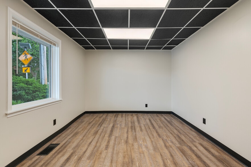 More Photos Of 280 Main St, Westminster Medical For Lease