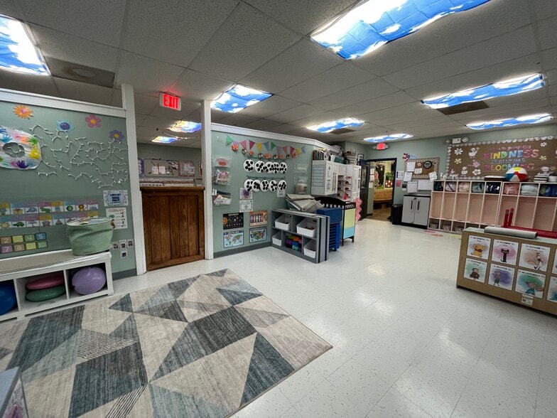 More Photos Of 2707 Idamor Dr, Charleston Daycare Center For Sale