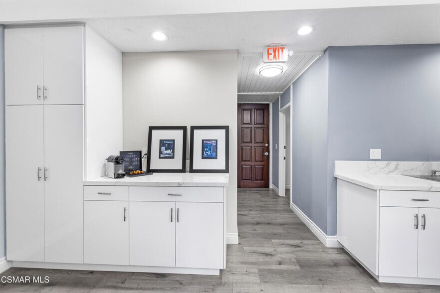 More Photos Of 2505 Canada Blvd, Glendale Office For Lease