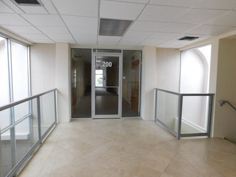 More Photos Of 65 E Nasa Blvd, Melbourne Office For Lease