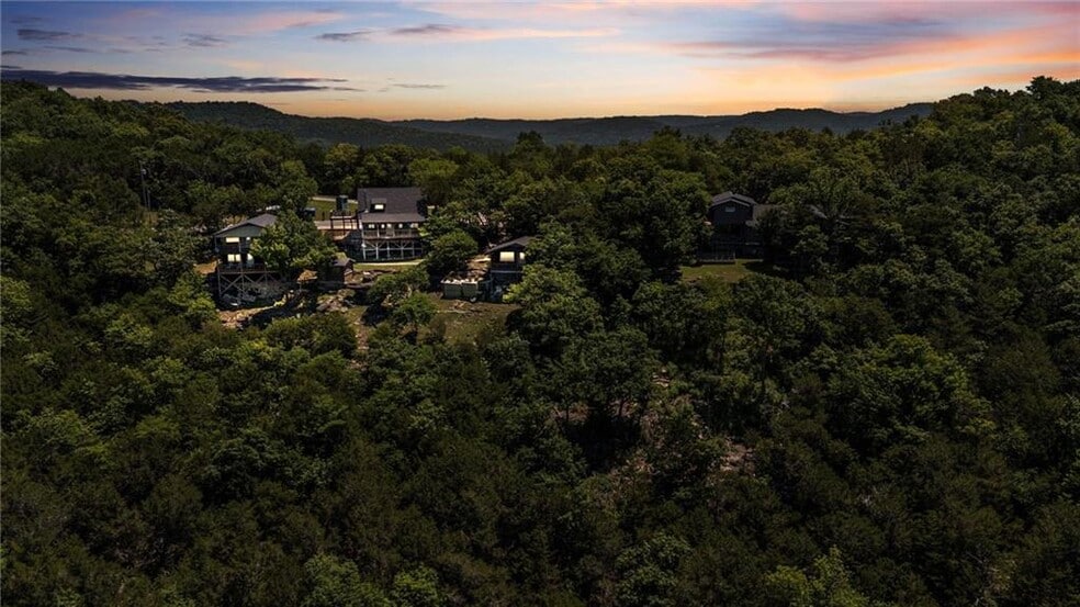 Primary Photo Of 755 County Road 210, Eureka Springs Hotel For Sale