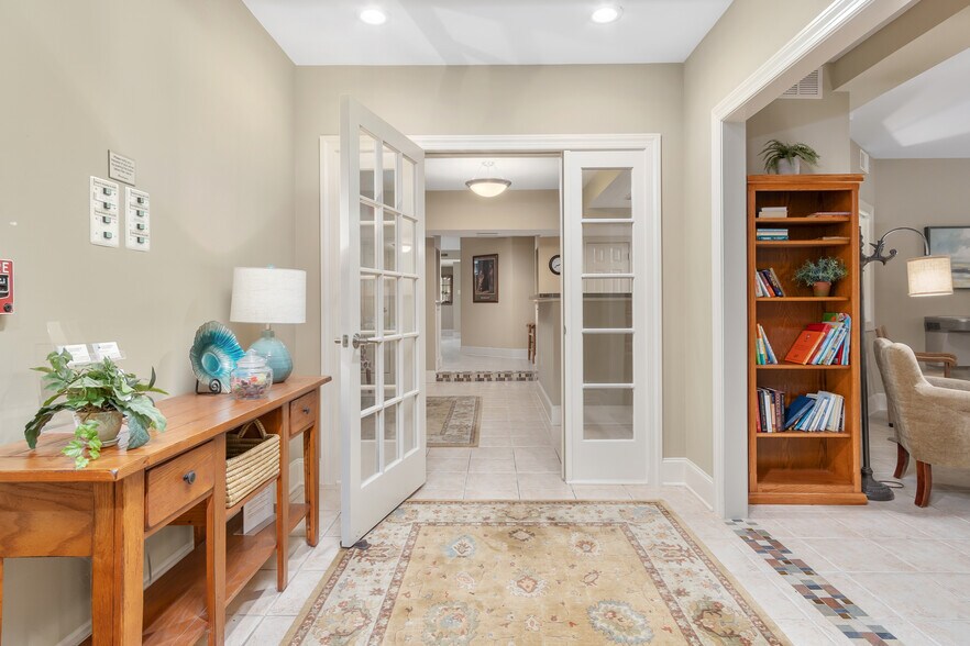 More Photos Of 111 Council St, Frederick Office For Lease