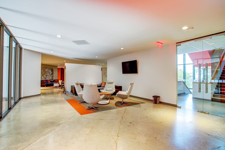 More Photos Of 7676 Hillmont St, Houston Office For Lease