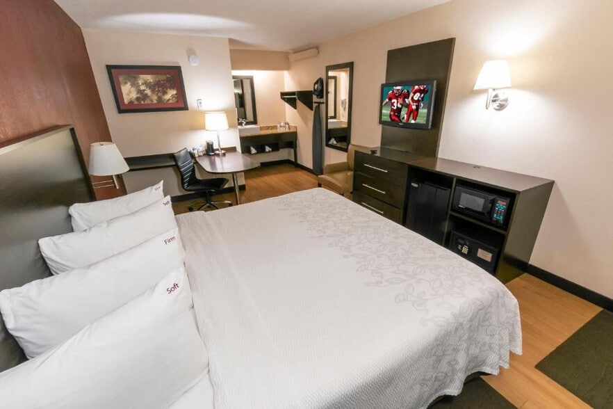 More Photos Of 1813 Crestwood Blvd, Irondale Hotel For Sale