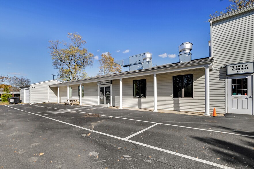 More Photos Of 93 Elm St, Old Saybrook Restaurant For Lease