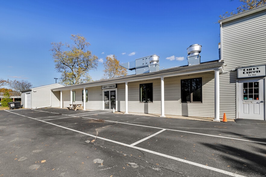 More Photos Of 93 Elm St, Old Saybrook Restaurant For Sale