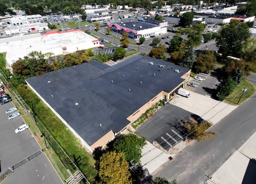 More Photos Of 10 Fadem Rd, Springfield Warehouse For Lease
