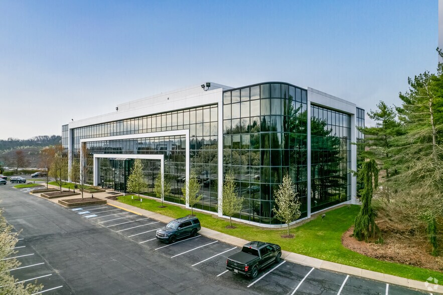 More Photos Of 1 Penn Center Blvd, Pittsburgh Unknown For Lease