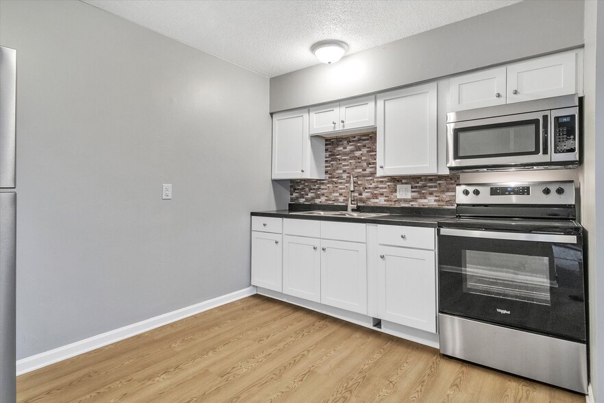 More Photos Of 814-816 W Walnut St, Kalamazoo Apartments For Sale