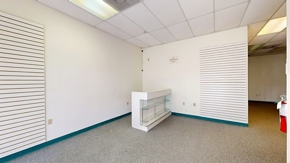 More Photos Of 380 Semoran Commerce Pl, Apopka Unknown For Lease