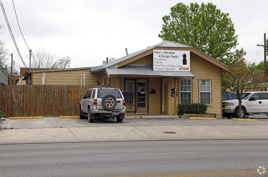 More Photos Of 738 W Hildebrand Ave, San Antonio Storefront Retail Office For Lease