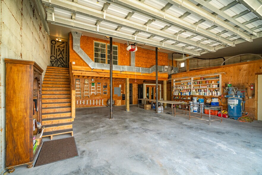 More Photos Of 1703 Highway 35 S, Rockport Office Residential For Lease
