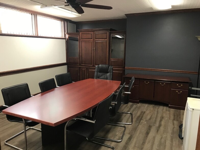More Photos Of 2833 Cleveland Ave, Canton Office For Sale