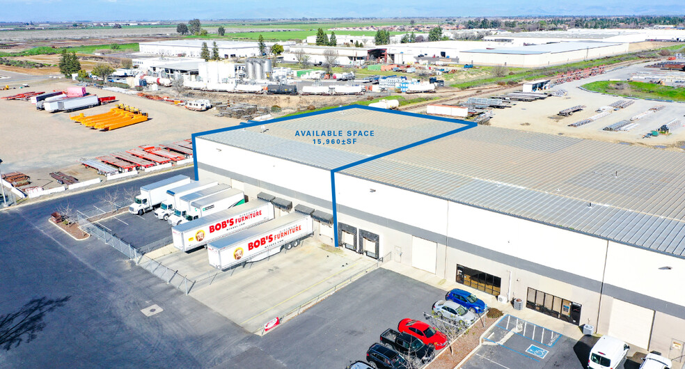 Primary Photo Of 7940 W Doe Ave, Visalia Distribution For Lease