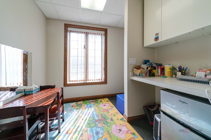 More Photos Of 1017-1019 W Park Ave, Libertyville Medical For Sale