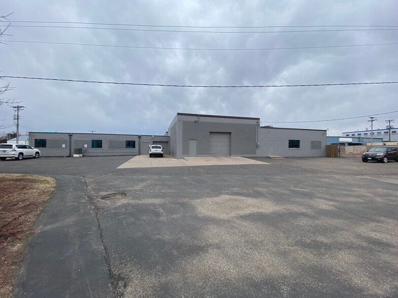 More Photos Of 636 NE 39th Ave, Minneapolis Manufacturing For Sale
