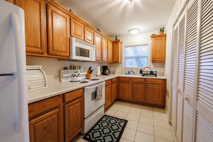 More Photos Of 215 E French Ave, Orange City Hospitality For Sale