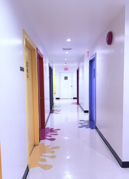More Photos Of 1140 W 50th St, Hialeah Medical For Sale