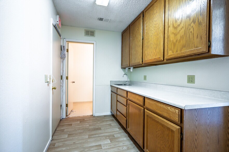 More Photos Of 2220 Nevada West Blvd, Pahrump General Retail For Sale