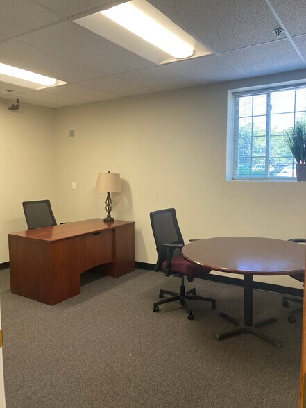 More Photos Of 19 Batchelder Rd, Seabrook Office Residential For Lease