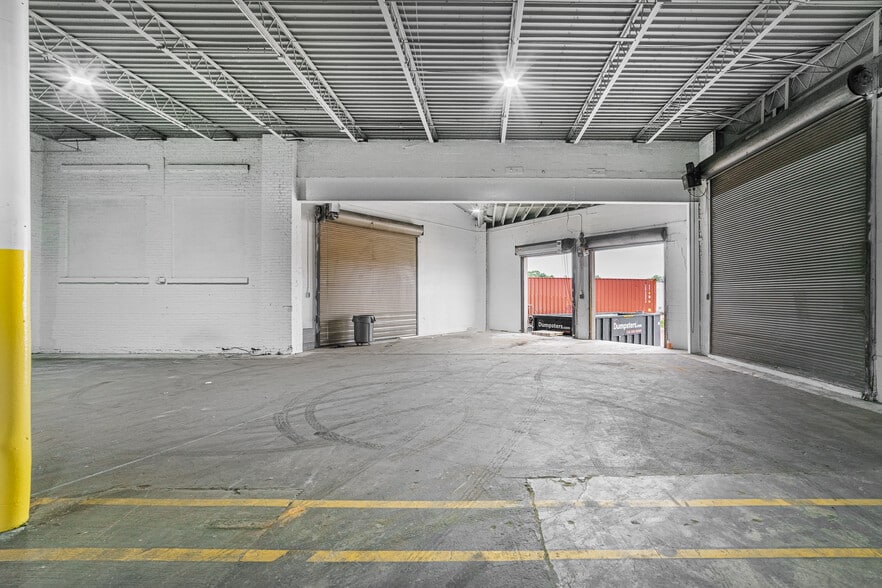 More Photos Of 799 E 73rd St, Cleveland Warehouse For Lease