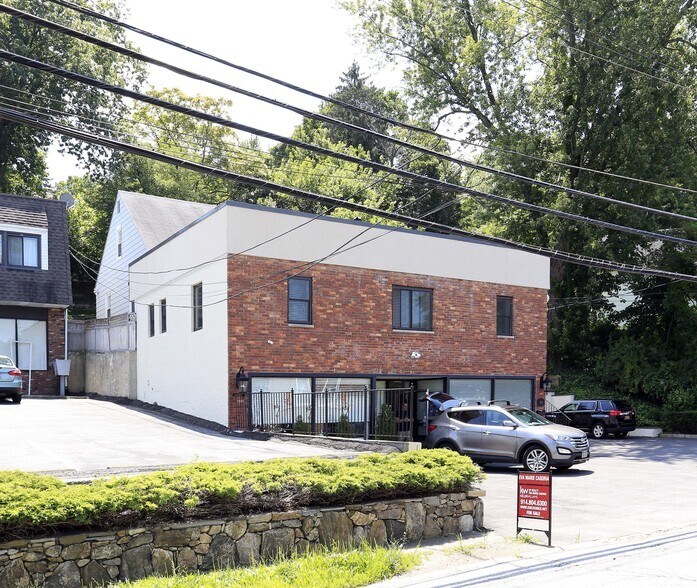 More Photos Of 844 Commerce St, Thornwood Storefront Retail Residential For Lease