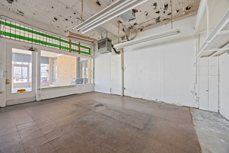 More Photos Of 101 Broad St, Columbia Flex For Sale