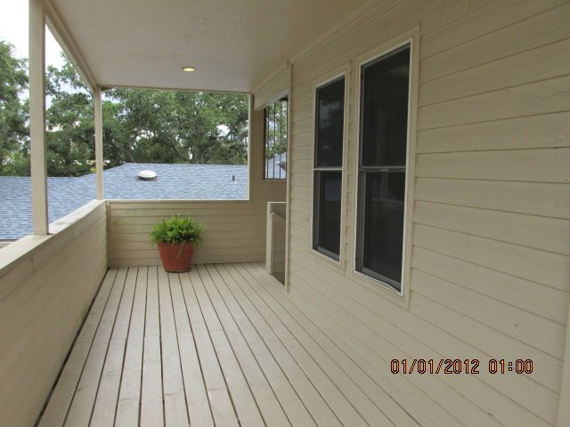 More Photos Of 913 Gulf Breeze Pky, Gulf Breeze Storefront Retail Office For Sale