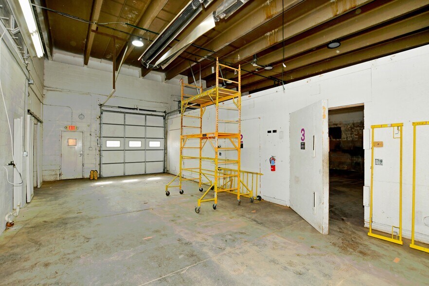More Photos Of 2515 7th Ave, Garden City Warehouse For Lease