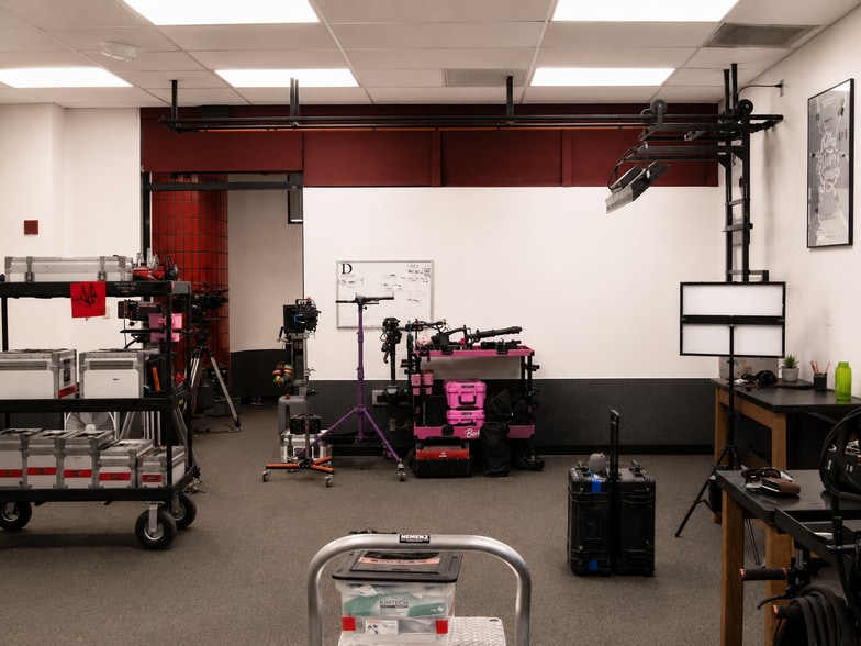 More Photos Of 870 Vine St, Los Angeles Office For Sale