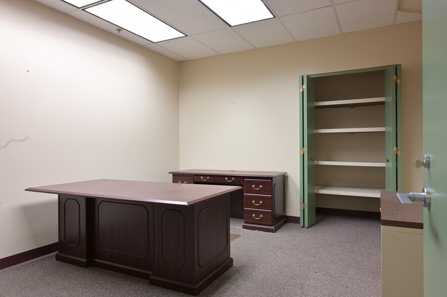 More Photos Of 101 N Main St, Athens Manufacturing For Lease