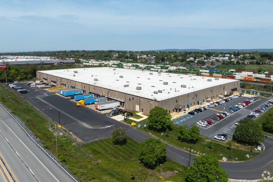 More Photos Of 7125 Grayson Rd, Harrisburg Distribution For Lease