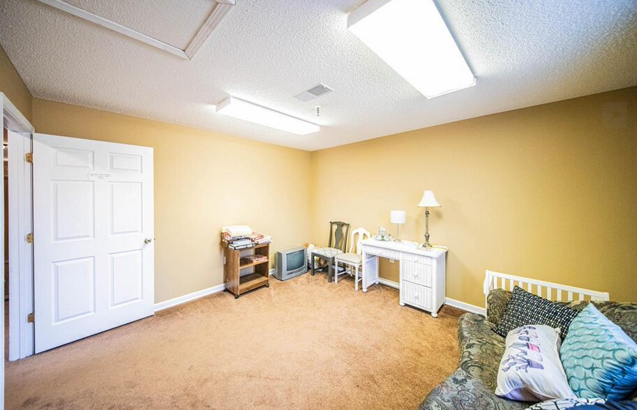 More Photos Of 2025 Clark Line Rd, Paducah Apartments For Sale