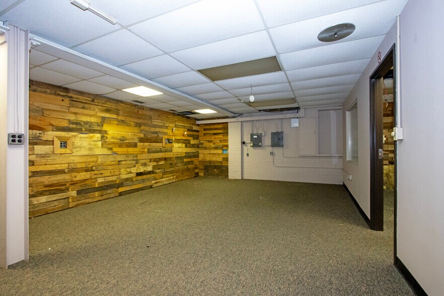 More Photos Of 160 S Columbus St, Wooster Warehouse For Lease