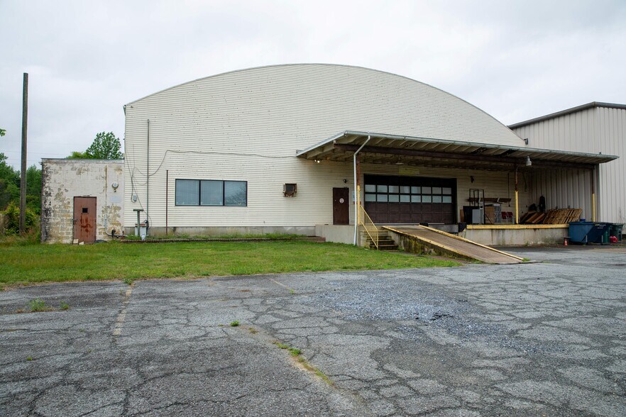 More Photos Of 8506 Potts Ln, Seaford Manufacturing For Lease