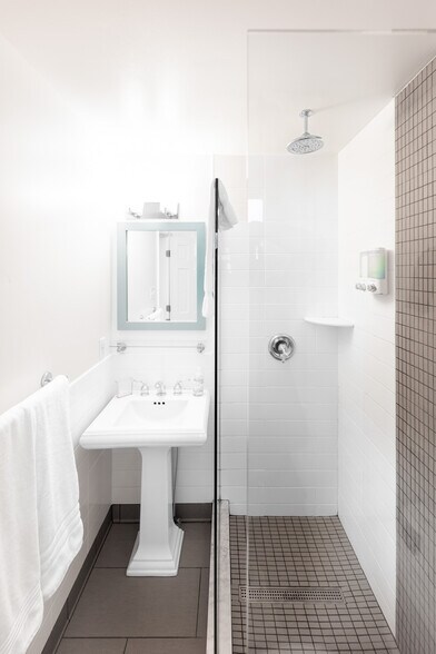 More Photos Of 34 6th St, Rehoboth Beach Hospitality For Sale