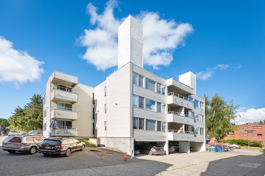 More Photos Of 7919 Wallingford Ave N, Seattle Apartments For Sale