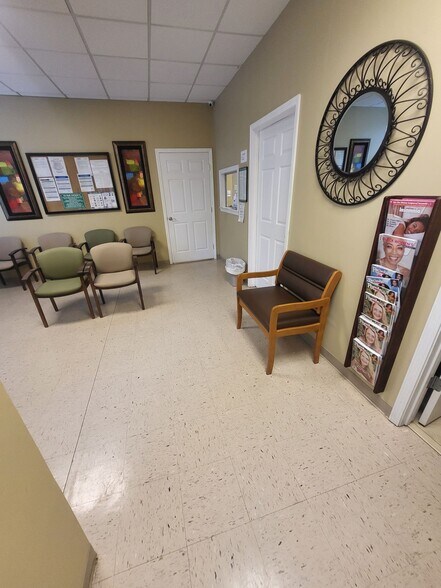 More Photos Of 111 Laurel Creek Rd Se, Calhoun Medical For Lease
