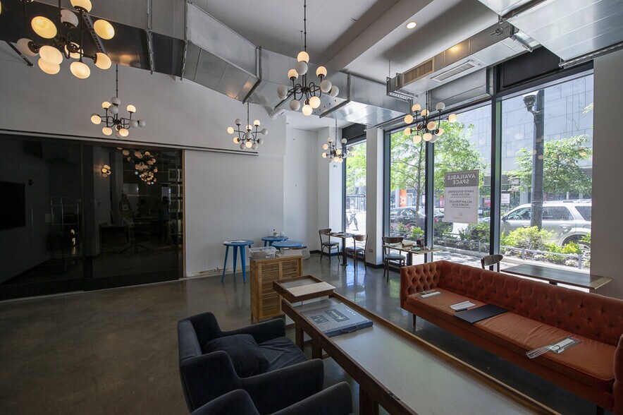 More Photos Of 637-643 N Wells St, Chicago Apartments For Lease