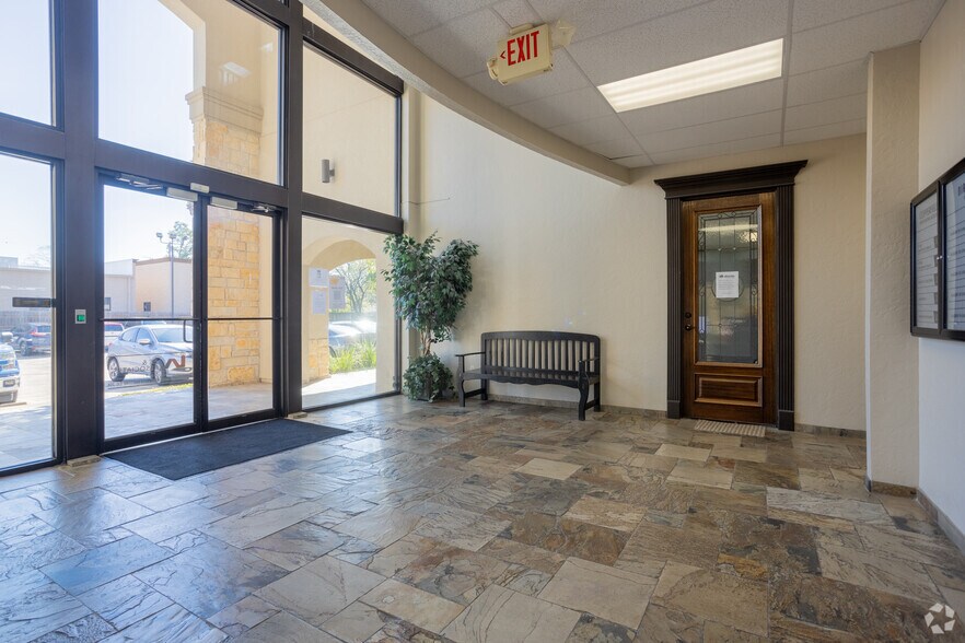 More Photos Of 8711 Highway 6 N, Houston Office For Lease