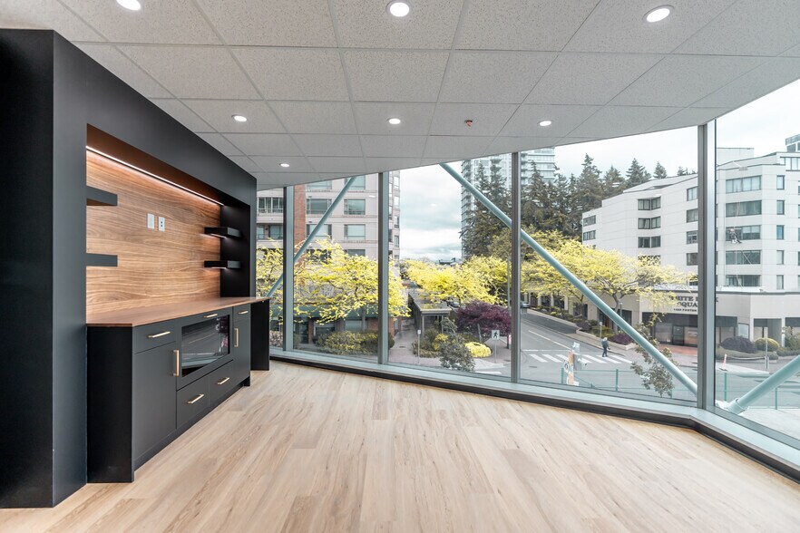 More Photos Of 1493 Foster St, White Rock Apartments For Sale