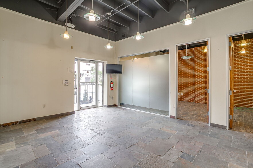 More Photos Of 5938 Eden Dr, Haltom City Warehouse For Lease