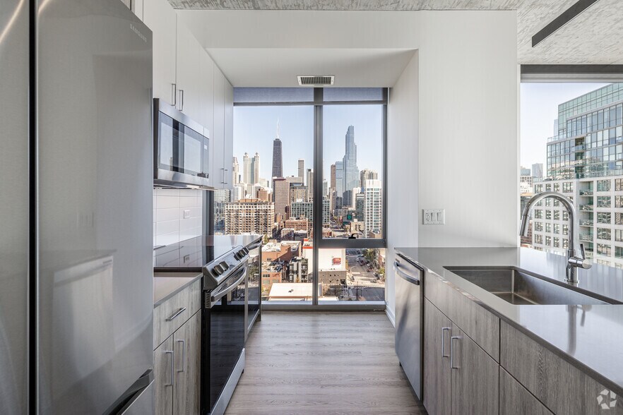 More Photos Of 808 N Cleveland Ave, Chicago Apartments For Lease