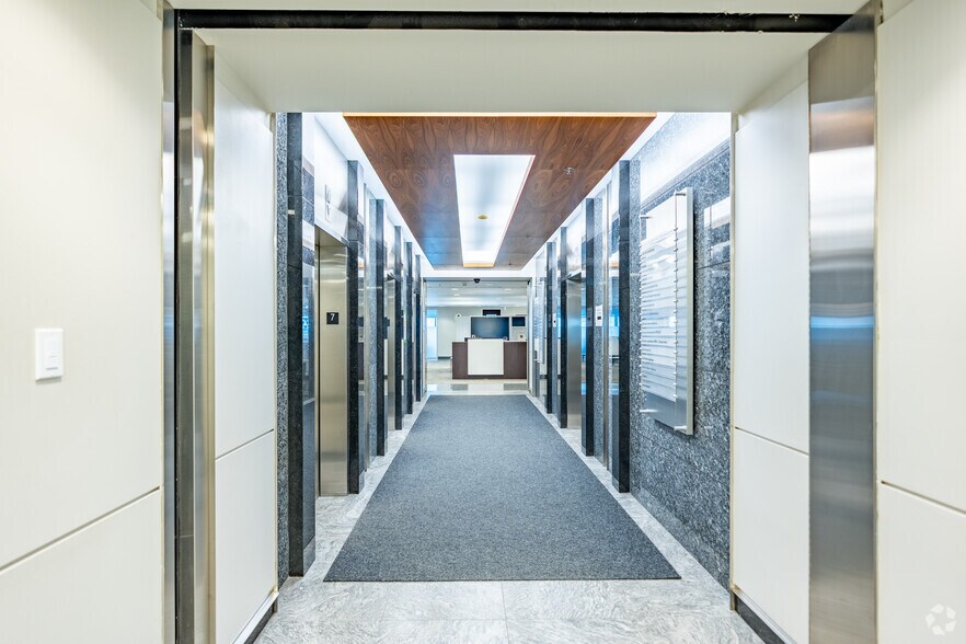 More Photos Of 2820 Boul Laurier, Québec Coworking Space