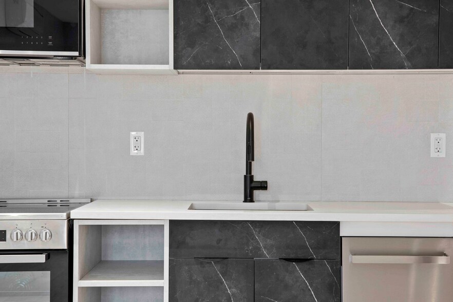 More Photos Of 193 Greenpoint Ave, Brooklyn Apartments For Sale