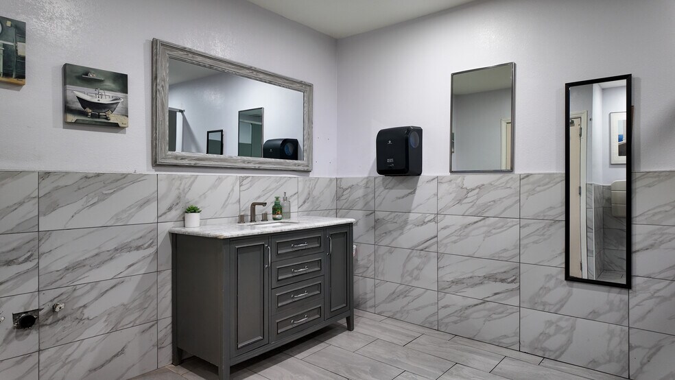 More Photos Of 11984 Santa Fe Ave, Lynwood Specialty For Sale